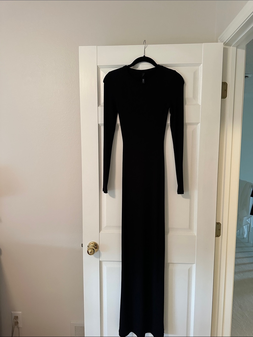Skims  Black Long-Sleeve ribbed  maxi slip dress